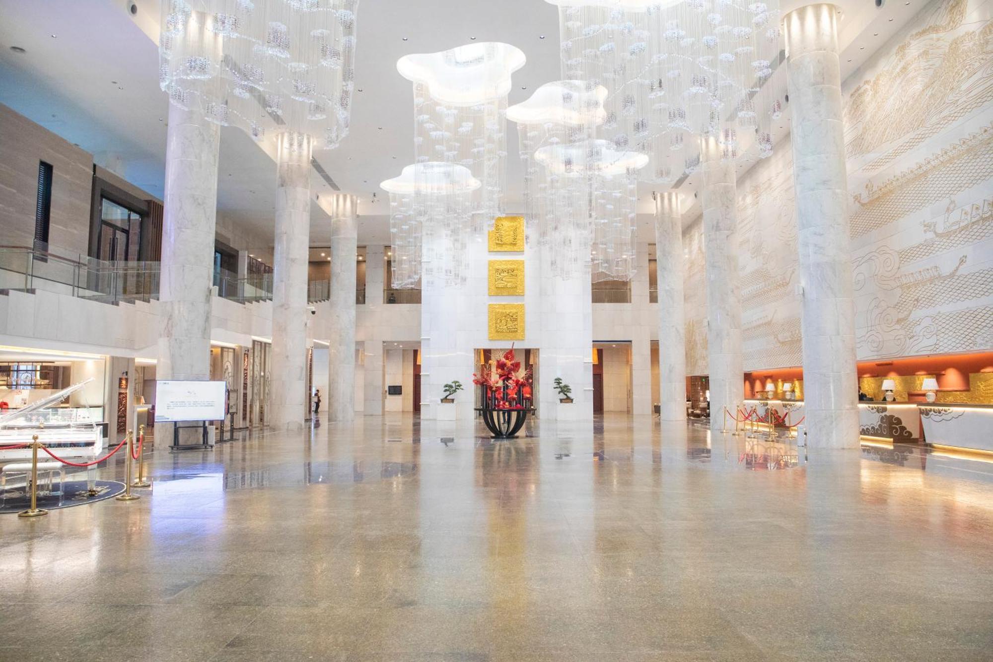 Hotel Guangzhou Baiyun International Convention Center Zewnętrze zdjęcie